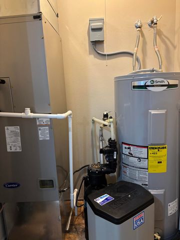 1107 Woodland Ridge Drive, Monett, MO 65708