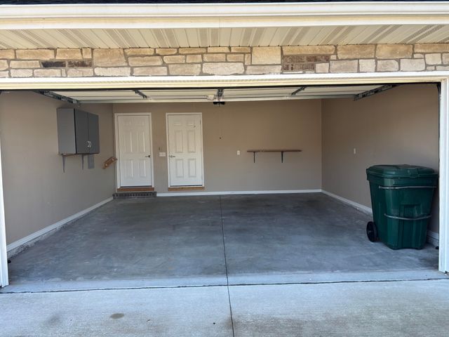 1107 Woodland Ridge Drive, Monett, MO 65708