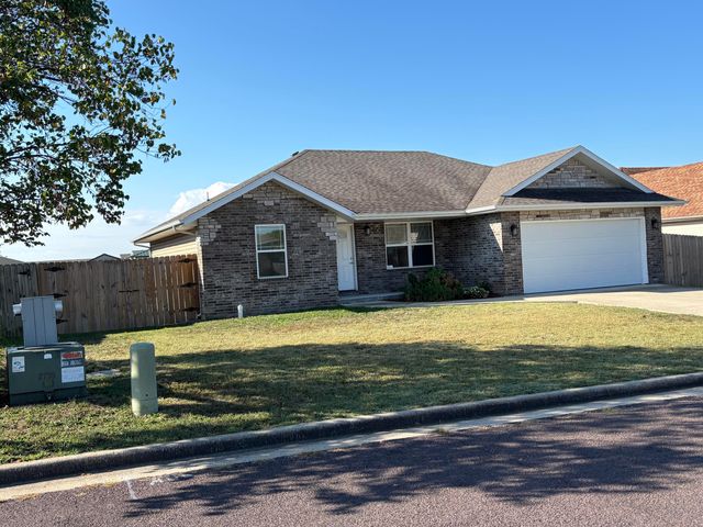 1107 Woodland Ridge Drive, Monett, MO 65708