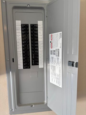 1107 Woodland Ridge Drive, Monett, MO 65708