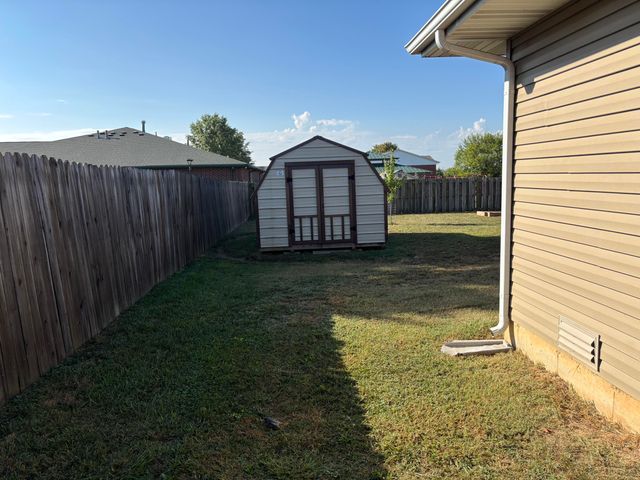 1107 Woodland Ridge Drive, Monett, MO 65708