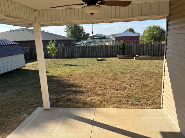 1107 Woodland Ridge Drive, Monett, MO 65708