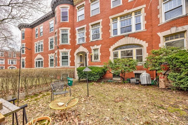 9 Clinton Path 1, Brookline, MA 02445