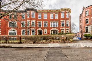 9 Clinton Path 1, Brookline, MA 02445