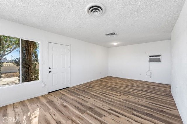 8443 Dogbane, California City, CA 93505