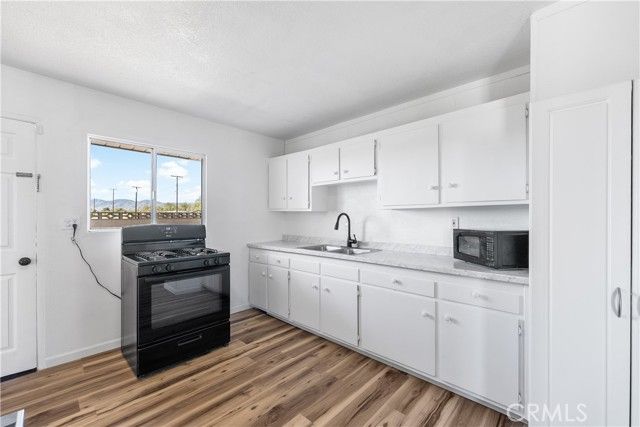 8443 Dogbane, California City, CA 93505