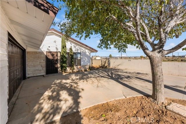 8443 Dogbane, California City, CA 93505