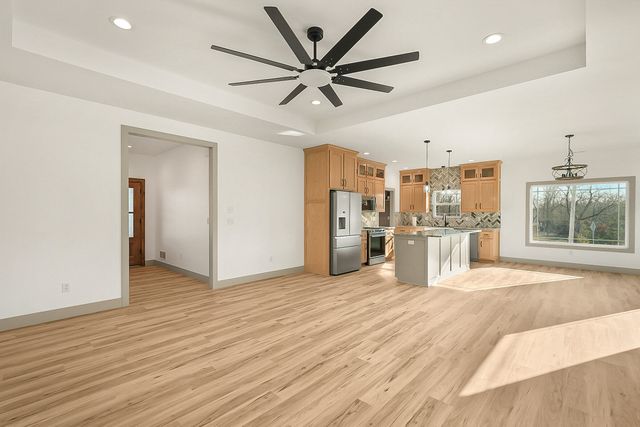 10897 COUNTRY AIRE MEADOWS CT, Holts Summit, MO 65043