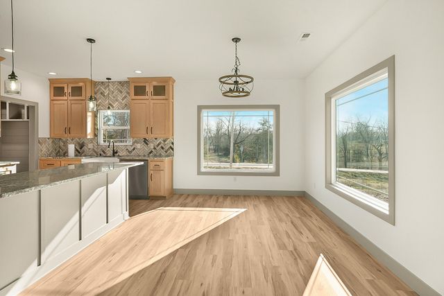 10897 COUNTRY AIRE MEADOWS CT, Holts Summit, MO 65043