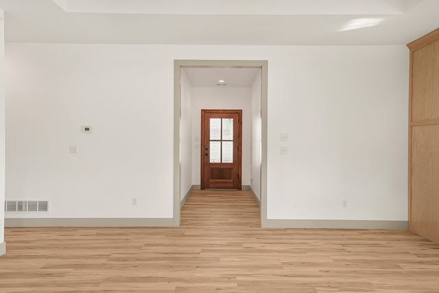 10897 COUNTRY AIRE MEADOWS CT, Holts Summit, MO 65043