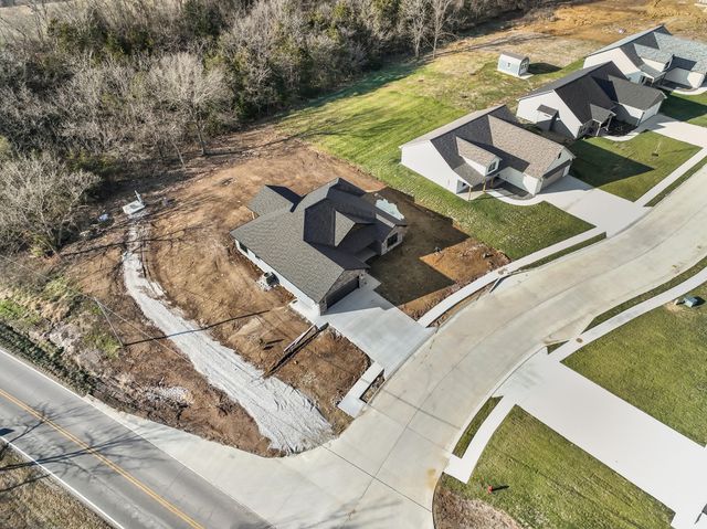 10897 COUNTRY AIRE MEADOWS CT, Holts Summit, MO 65043