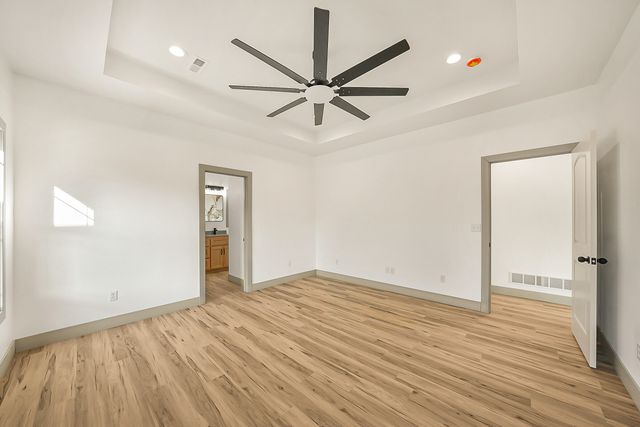 10897 COUNTRY AIRE MEADOWS CT, Holts Summit, MO 65043