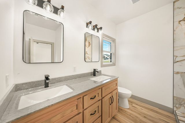 10897 COUNTRY AIRE MEADOWS CT, Holts Summit, MO 65043