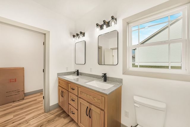 10897 COUNTRY AIRE MEADOWS CT, Holts Summit, MO 65043