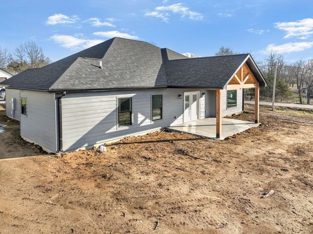 10897 COUNTRY AIRE MEADOWS CT, Holts Summit, MO 65043
