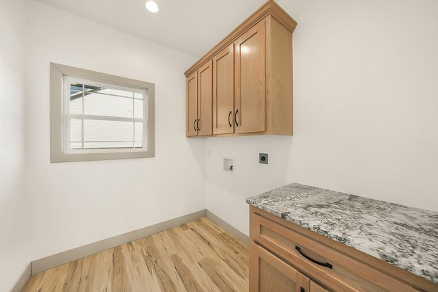 10897 COUNTRY AIRE MEADOWS CT, Holts Summit, MO 65043