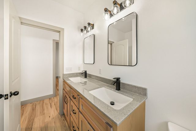 10897 COUNTRY AIRE MEADOWS CT, Holts Summit, MO 65043