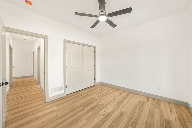 10897 COUNTRY AIRE MEADOWS CT, Holts Summit, MO 65043