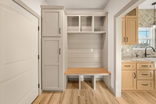 10897 COUNTRY AIRE MEADOWS CT, Holts Summit, MO 65043