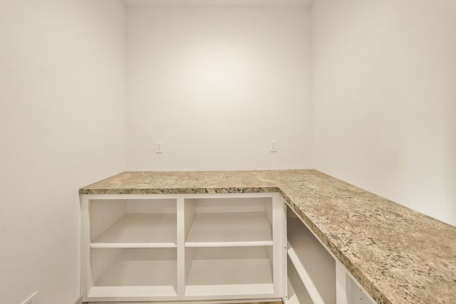 10897 COUNTRY AIRE MEADOWS CT, Holts Summit, MO 65043