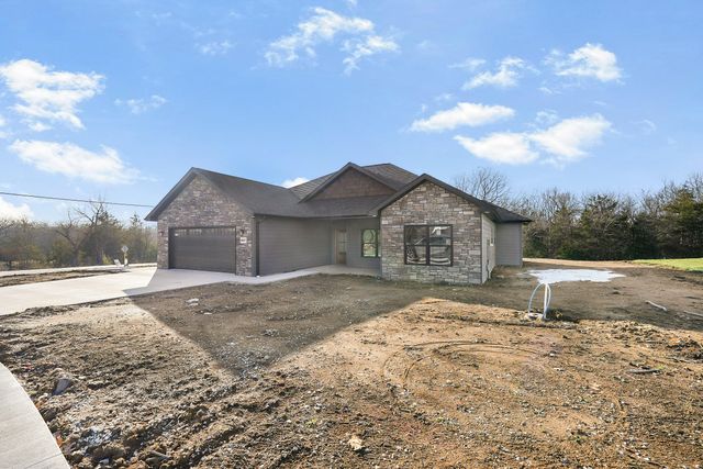 10897 COUNTRY AIRE MEADOWS CT, Holts Summit, MO 65043