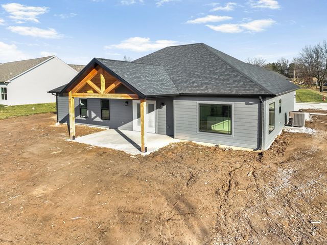 10897 COUNTRY AIRE MEADOWS CT, Holts Summit, MO 65043