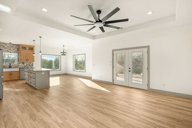 10897 COUNTRY AIRE MEADOWS CT, Holts Summit, MO 65043