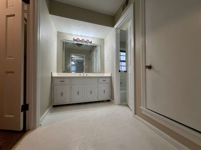 5621 SWEET GUM DR, Memphis, TN 38134