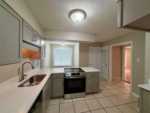 5621 SWEET GUM DR, Memphis, TN 38134