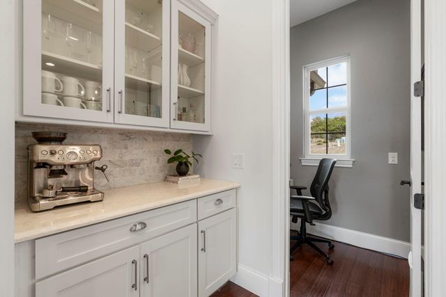 229 Huck Finn TRL, Dripping Springs, TX 78620