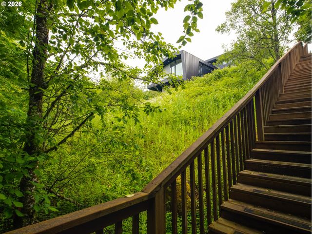 8049 Nw PROMINENCE Ct, Portland, OR 97229