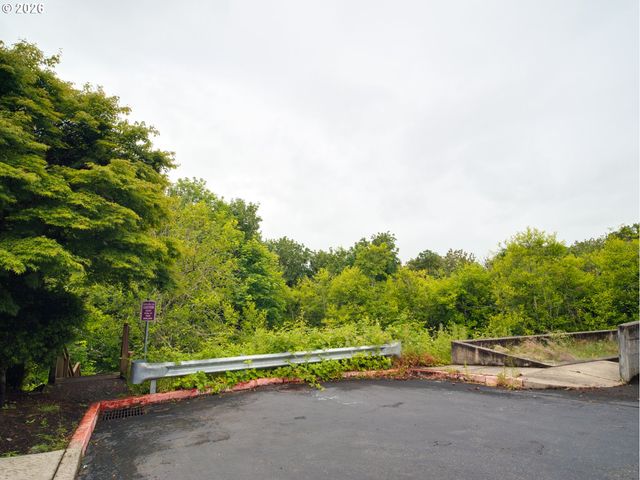 8049 Nw PROMINENCE Ct, Portland, OR 97229
