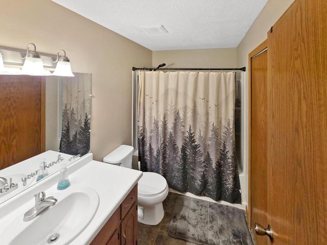 3323 Greenbrier Street, Vadnais Heights, MN 55127