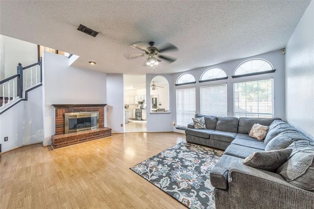 2702 Crosslands Drive, Garland, TX 75040