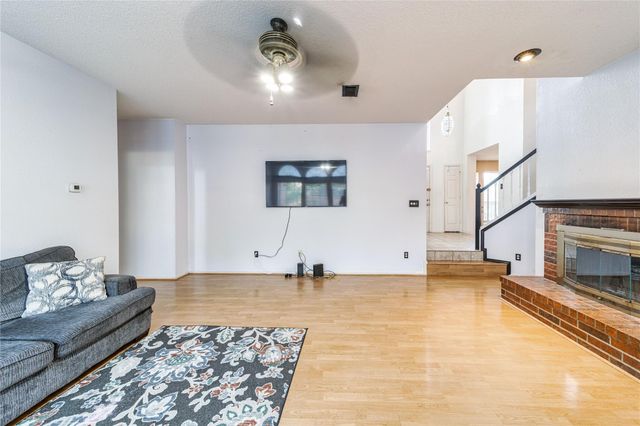 2702 Crosslands Drive, Garland, TX 75040