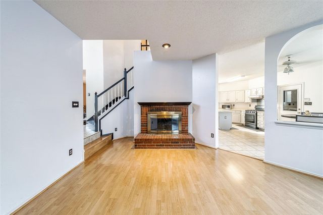 2702 Crosslands Drive, Garland, TX 75040
