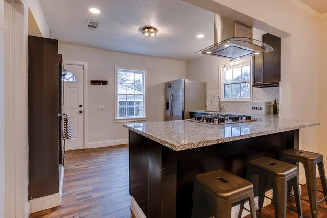 326 Vermont Avenue, Dallas, TX 75216