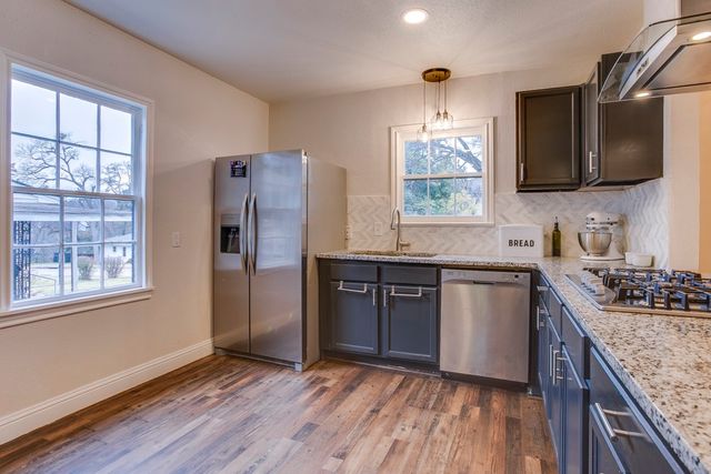 326 Vermont Avenue, Dallas, TX 75216