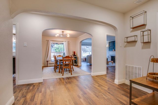 326 Vermont Avenue, Dallas, TX 75216