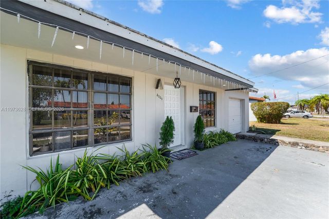 2020 SW 127th Ct, Miami, FL 33175