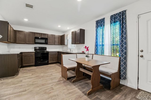 353 Hunters Glen, Livingston, TX 77351