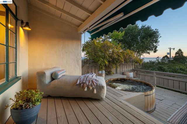 748 KEELER AVE, Berkeley, CA 94708