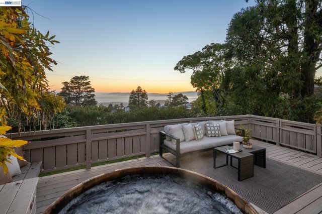 748 KEELER AVE, Berkeley, CA 94708