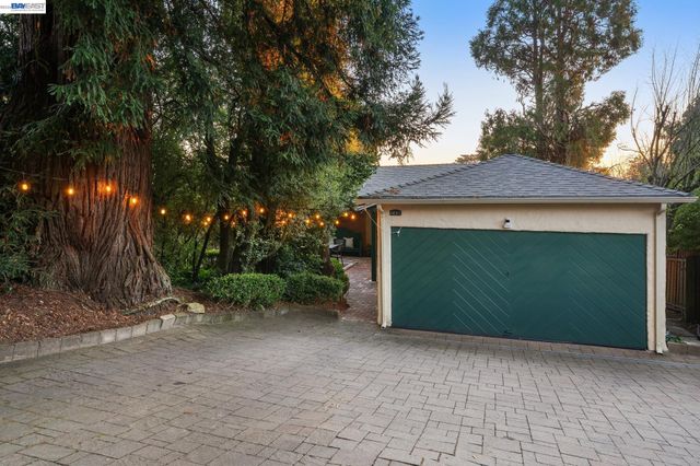748 KEELER AVE, Berkeley, CA 94708