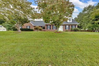 607 Live Oak Court, Johnson City, TN 37615