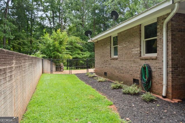 108 Stonebridge Lane, Lagrange, GA 30240