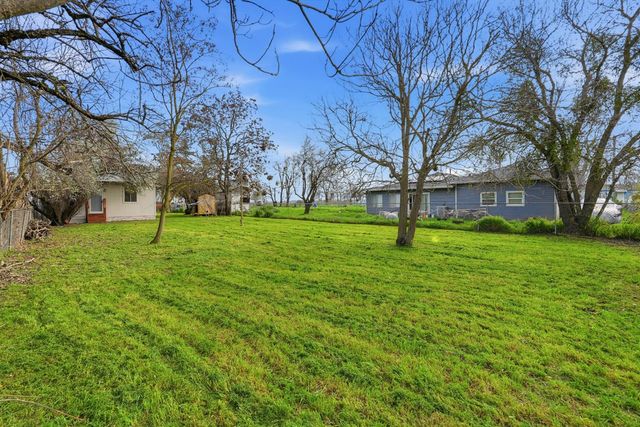 1021 grand ave, Olivehurst, CA 95961