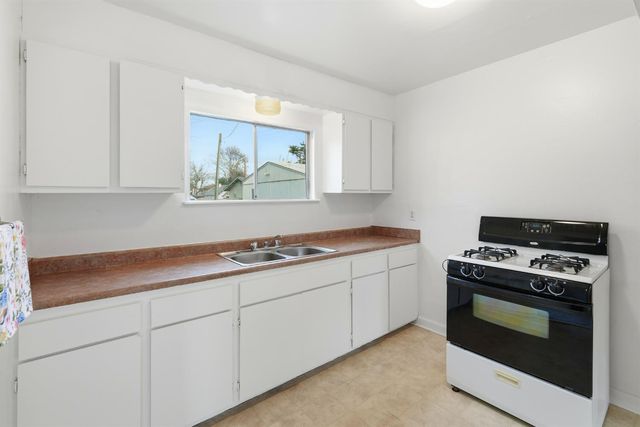 1021 grand ave, Olivehurst, CA 95961