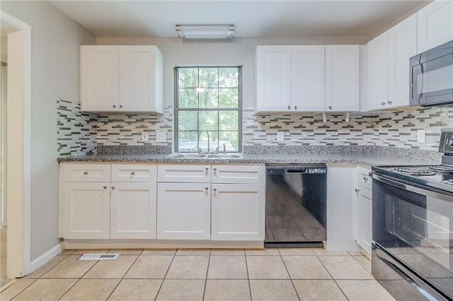6595 Oakwood Drive, Douglasville, GA 30135