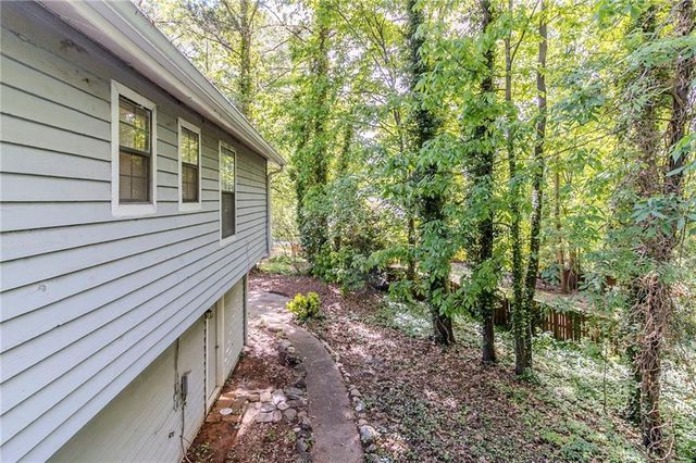 6595 Oakwood Drive, Douglasville, GA 30135